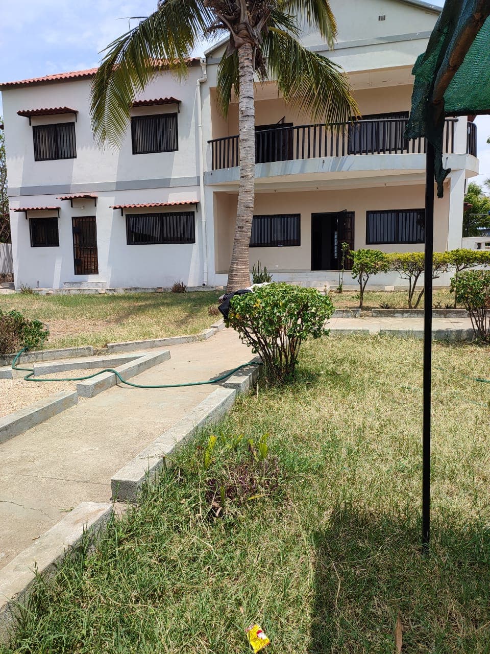 A venda duplex Casa tipo 4 e com anexo tipo 4 com piscina com um espaço de 35/45 a 12 milhões negociável no matema - Visualização 1